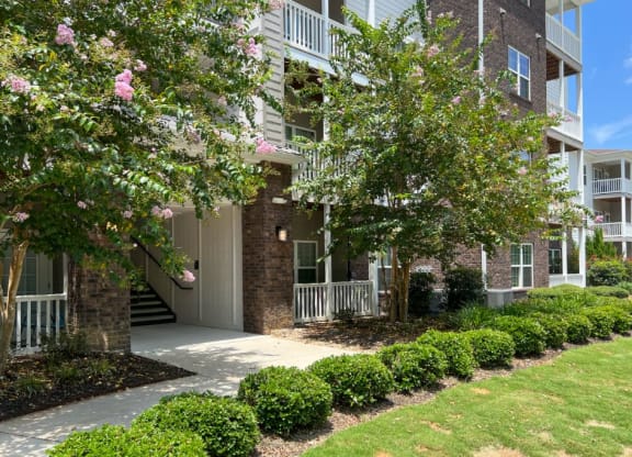 Beautiful Building Exterior at The Met Apartment Homes, Hattiesburg, 35402