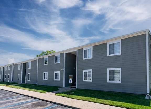 Apartment Building Exterior at Pickwick Farms Apartments, Indianapolis