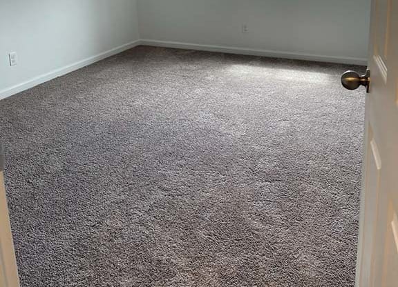 Spacious bedroom at Camelot East Apartments, Fairfield, 45014