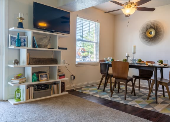 Dining Area at Hamilton Square Apartments, Westfield, IN, 46074