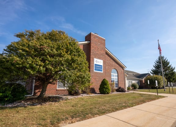 Exterior Landscape at Walnut Creek Apartments, Kokomo