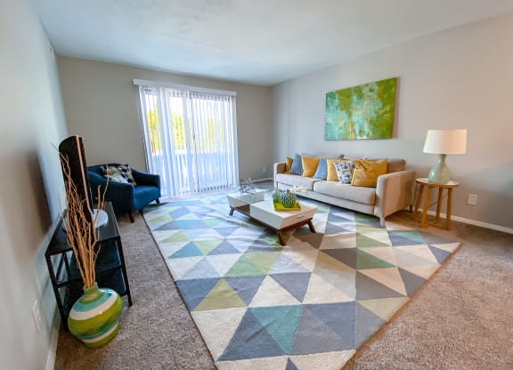 Large living room at Camelot East Apartments, Ohio, 45014