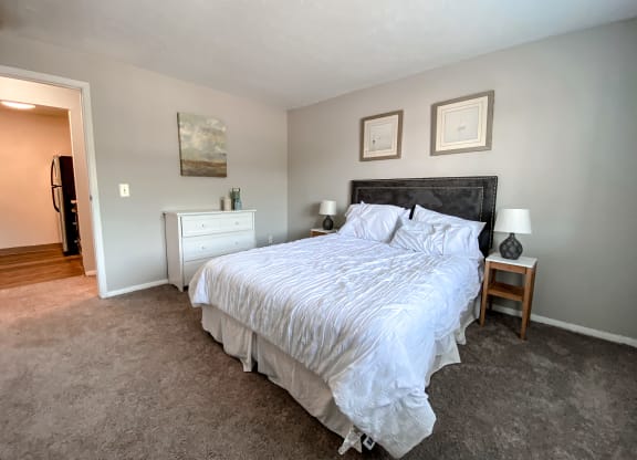 Spacious bedroom at Camelot East Apartments, Ohio, 45014
