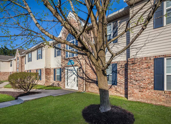 Apartments Exterior at Bexley Village, Greenwood, IN, 46143