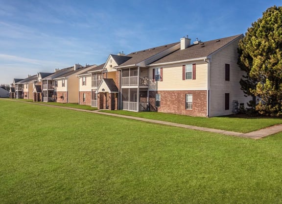 Apartments at Barton Farms in Greenwood, IN 46143