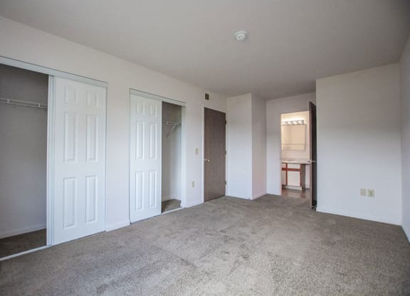 Large Closets at Walnut Creek Apartments, Kokomo, IN