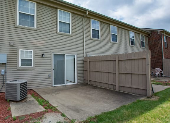 Courtyard View at Walnut Creek Apartments, Kokomo, IN, 46902