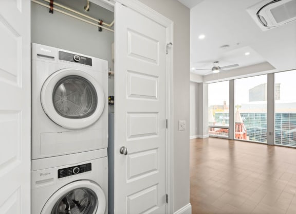 a washer and dryer in a laundry room at The Washington at Chatham, Pennsylvania