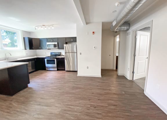 Large Upgraded Kitchen at University Commons, Pittsburgh 15213