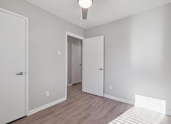 A Room With White Wall at Fair Oaks Apartments, Little Rock, AR, 72204