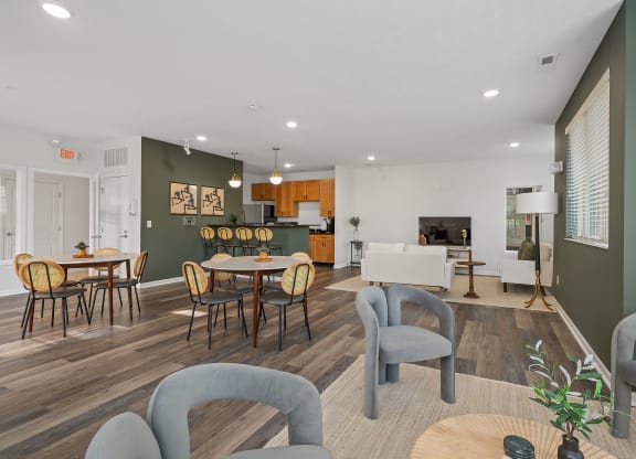 resident lounge with tables and chairs at DeSales Flats Apartments*, Cincinnati