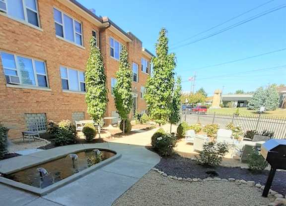 Courtyard at Cincinnati Premier Living*, Cincinnati, OH