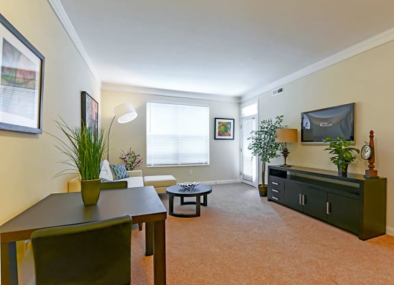 Living Room at Grove City Summit, Grove City, OH, 43123