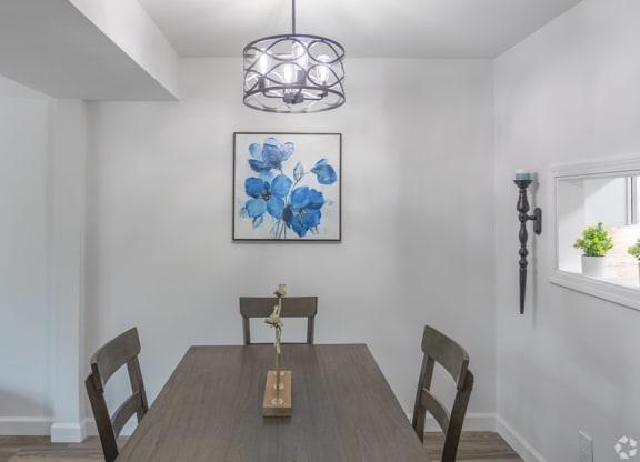 Dining Area at Galbraith Pointe Apartments and Townhomes*, Cincinnati, Ohio