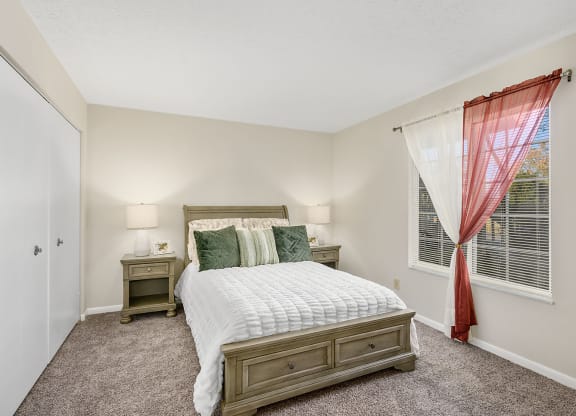 Well Appointed Bedroom at Enclave, Ohio