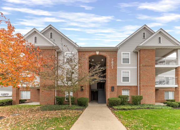 Exterior View at Ivy Hills Living Spaces, Cincinnati, OH, 45244