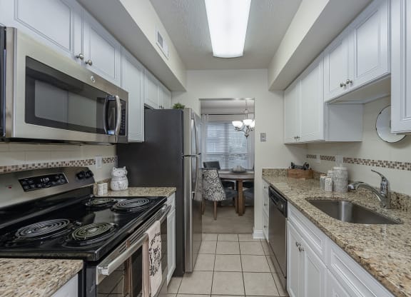 Kitchen gallery at Harpers Point Apartments, Cincinnati, OH