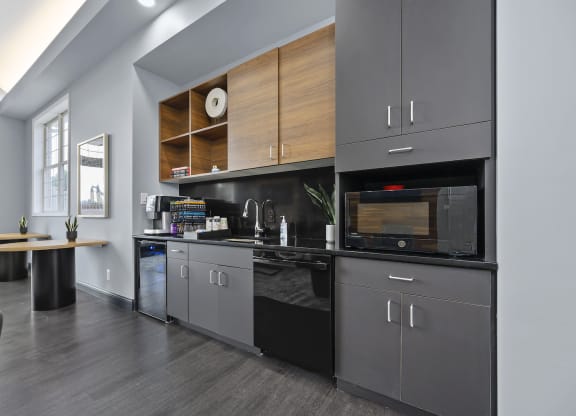 Sleek Stainless Steel Appliances at Ivy Hills Living Spaces, Cincinnati, OH