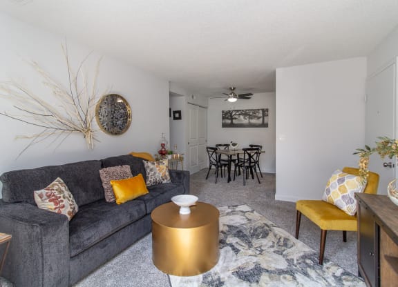 Living Room With Kitchen at Timber Glen Apartments, Batavia, 45103