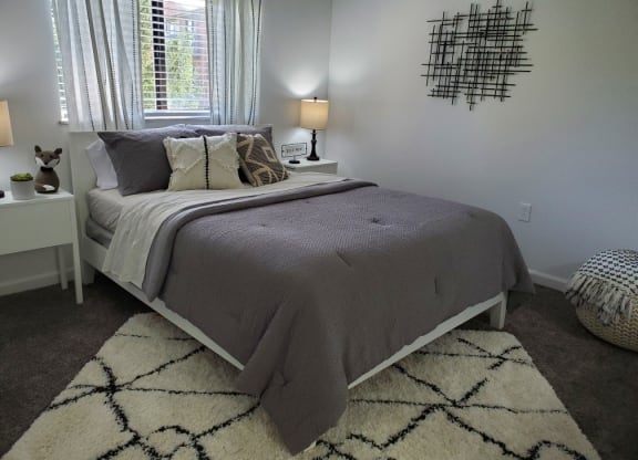 Large Master Bedroom w/Private Vanity at Fox Run, Dayton, OH