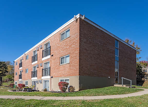Oakview Apartments at Cincinnati Premier Living*, Ohio