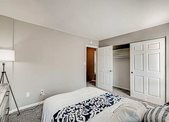 Large Bedroom at The Parkton, Cincinnati, OH, 45231