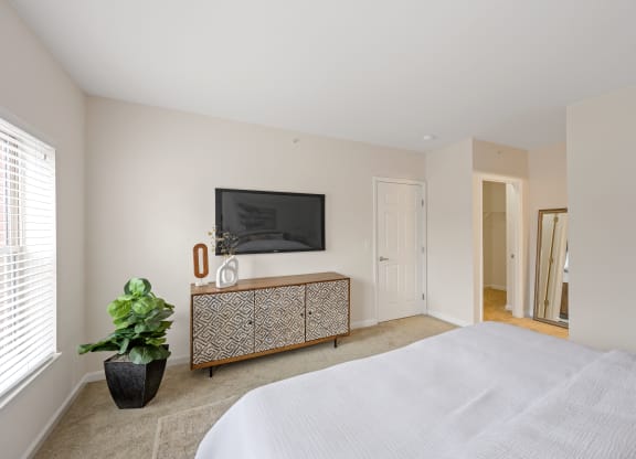 White Bedroom at Roebling Row, Covington, KY, 41011-1720