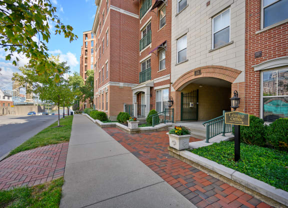 Exterior Landscape at Roebling Row, Covington, KY