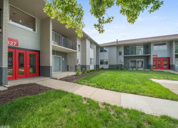 Clubhouse Exterior at 7 Pointe Apartments, Indianapolis, 46205