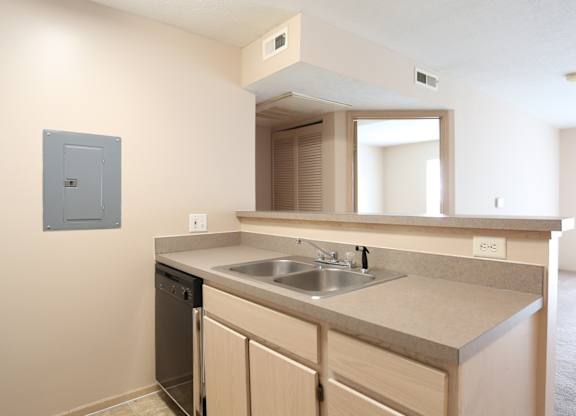 Kitchen Sink With Faucet at Sharon Glen, Ohio, 43229