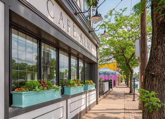 Cafe at The Ridge Apartments, Cincinnati