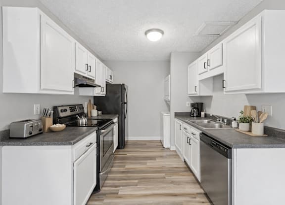 kitchen with black counter at Timbercreek Apts, Columbus, OH 43207