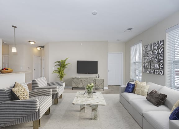 Living space at Monmouth Row Apartments, Newport, KY, 41071
