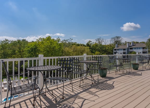 Outdoor seating area at Wrights Point, Ft Wright
