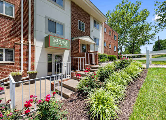 Courtyard at Bren Mar Apartments, Virginia, 22312
