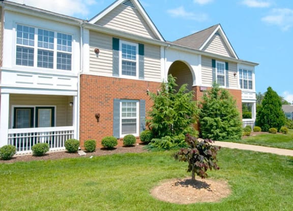 Spacious Lawn at Brittany Commons Apartments, Virginia, 22553
