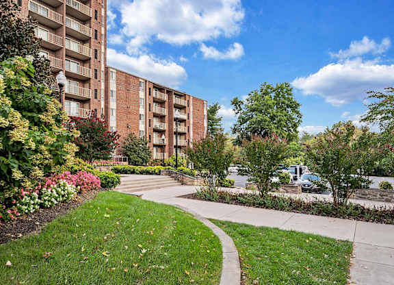 Green Sprawling Lawn Area at Aspen at Lake Trail, Columbia, 21045