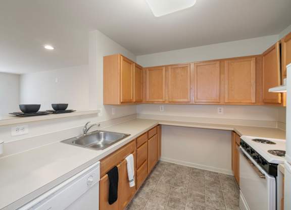 Eat-In Kitchen at River Point Apartments, Essex