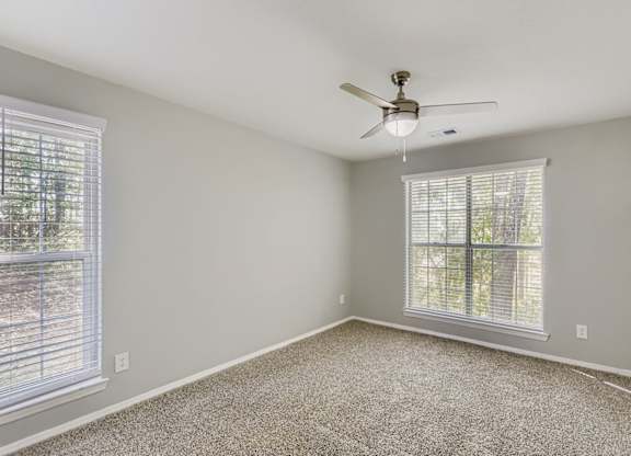 A room with large windows at Keita 1875, College Park
