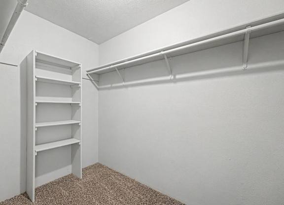 202- Statesman Floorplan Closet