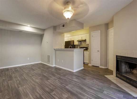 Wood Floor Dining Room at The Hub at 934 Apartments, Georgia, 30349