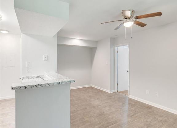 Vacant Living Area at The Hub at 934 Apartments, Georgia