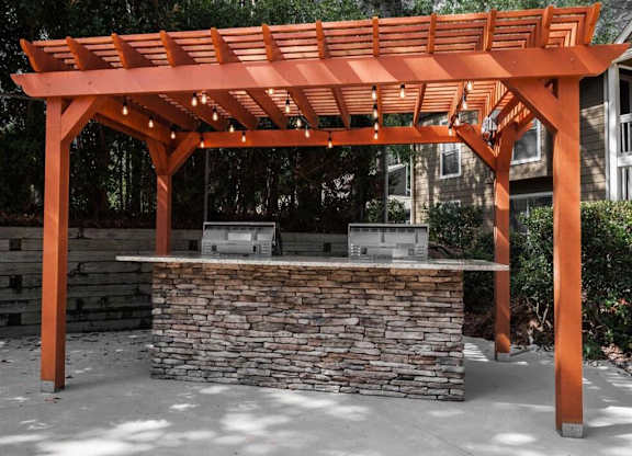 Outdoor grill and kitchen at the Grove at St. Andrews, Columbia, SC