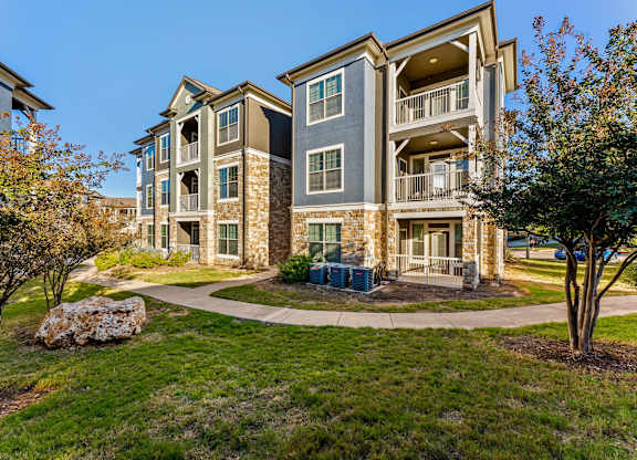 Courtyard View at Bridge at Indigo, Texas