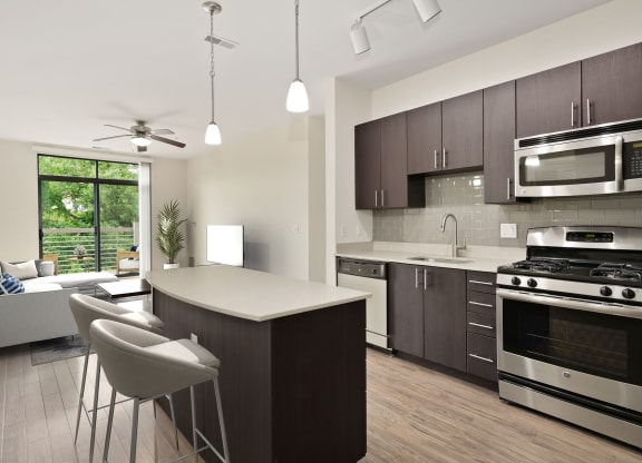 7001 Arlington Kitchen