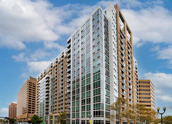 Concord Crystal City building exterior