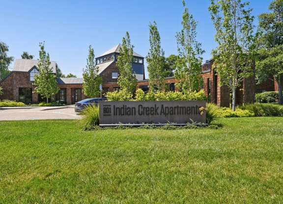 Apartment entrance with landscaping
