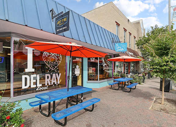 I Love Del Ray mural and seating