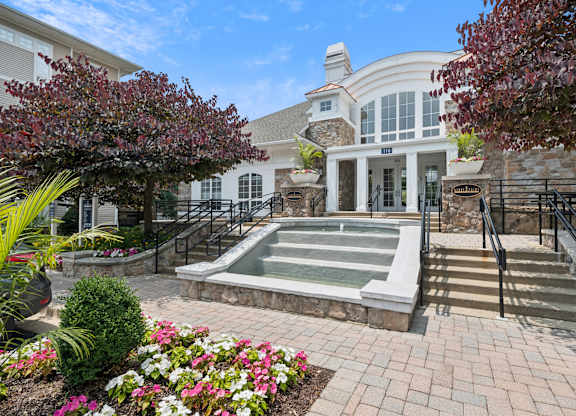Photo of leasing office