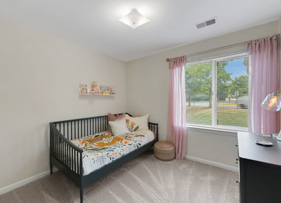 Woodbridge Station bedroom